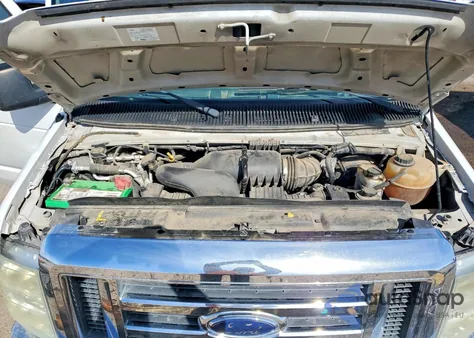 2013 Ford Econoline E350 Super Duty Wagon из США, поврежденный, VIN 1FBSS3BL3DDA58375